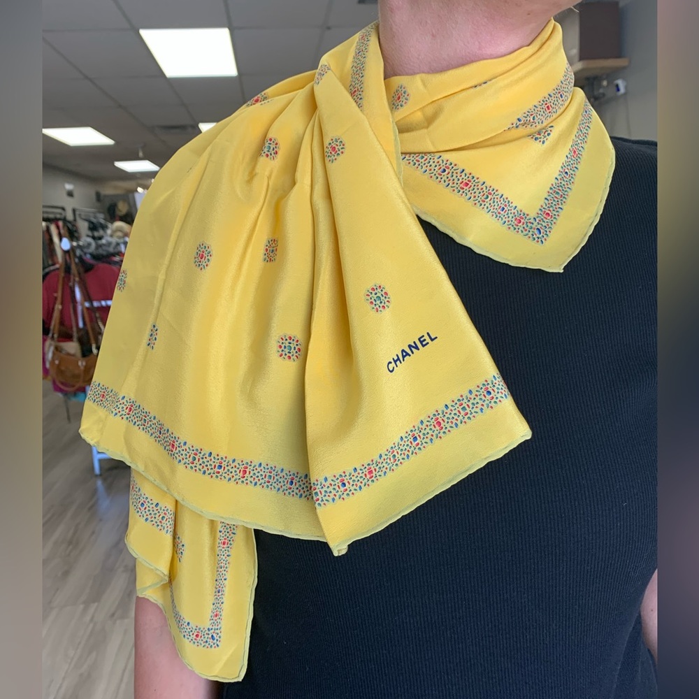 CHANEL Scarf